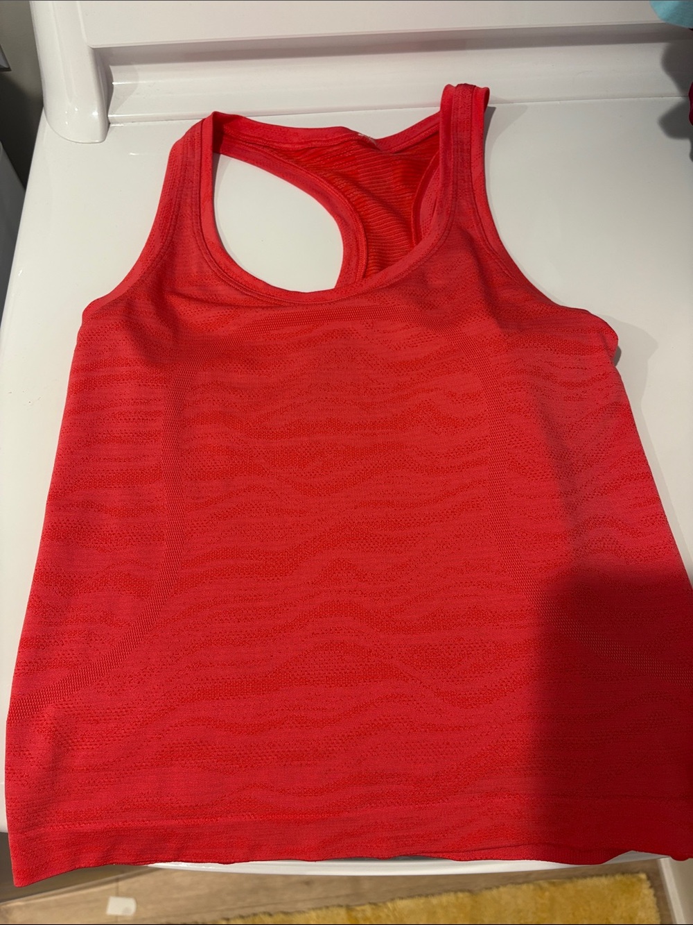 Lululemon Women’s Swiftly Tech Tank, Size 4 Lightly Worn (In Color: Lipgloss)